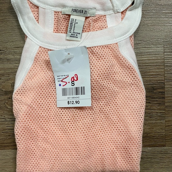 FOREVER 21 CORAL KNIT HALTER TOP 💗 - Picture 3 of 3